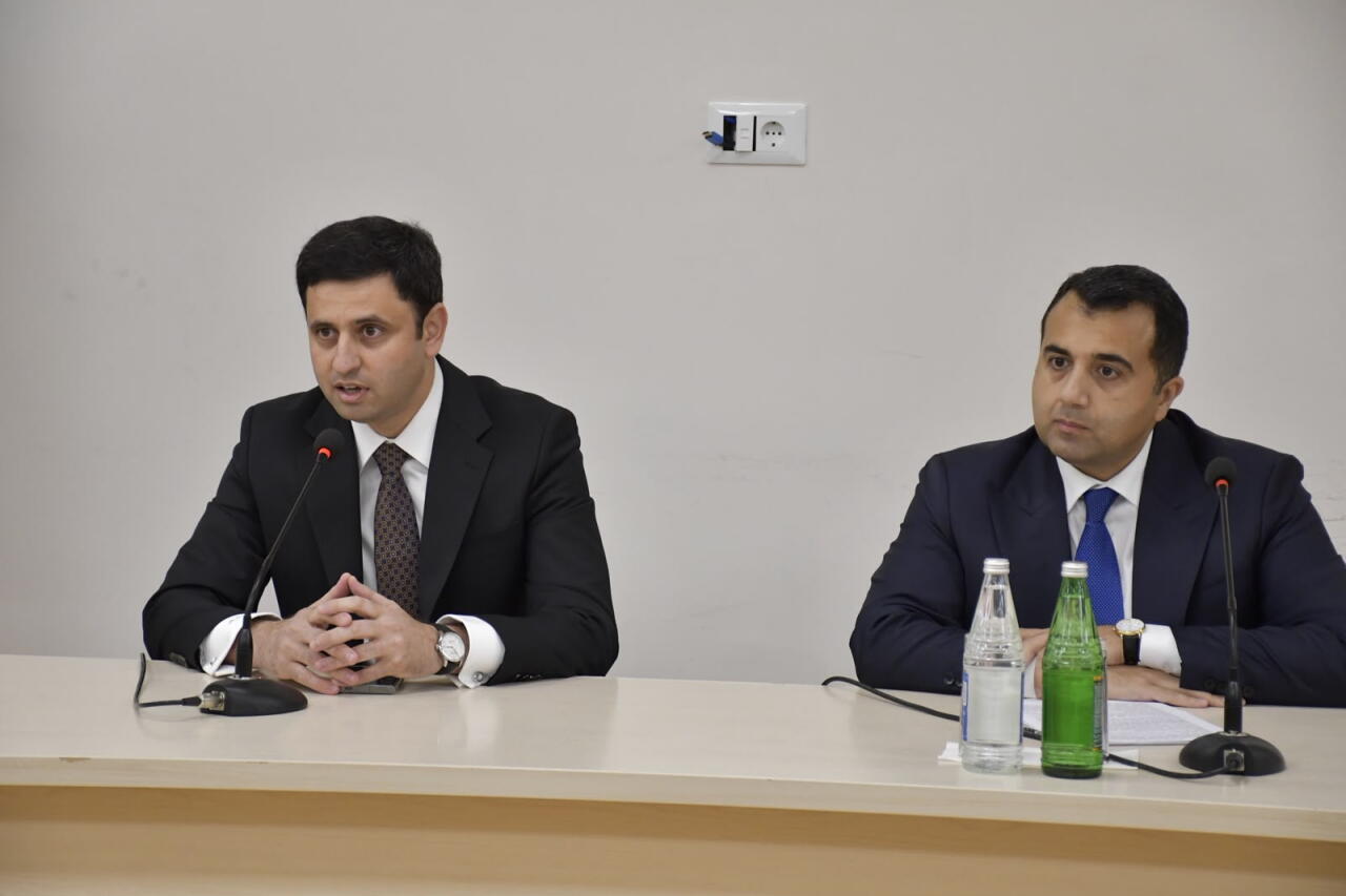 Əlaqələndirmə Qərargahının İdarələrarası Mərkəzinin nəzdindəki İşçi Qrupu Qarabağ Universitetində tələbə və inflüenserlərlə görüşüb