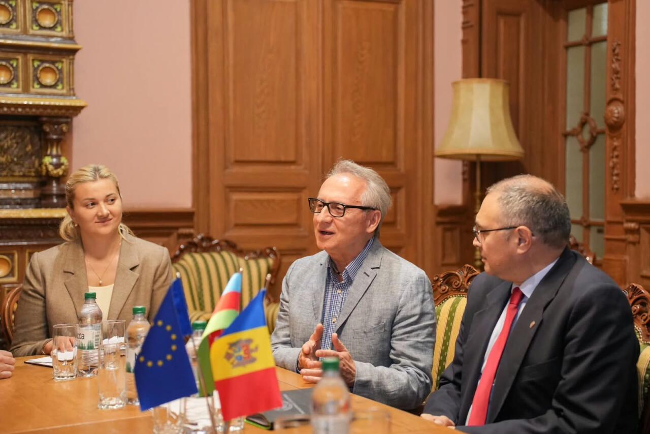 Азербайджанский и молдавский театры подписали меморандум