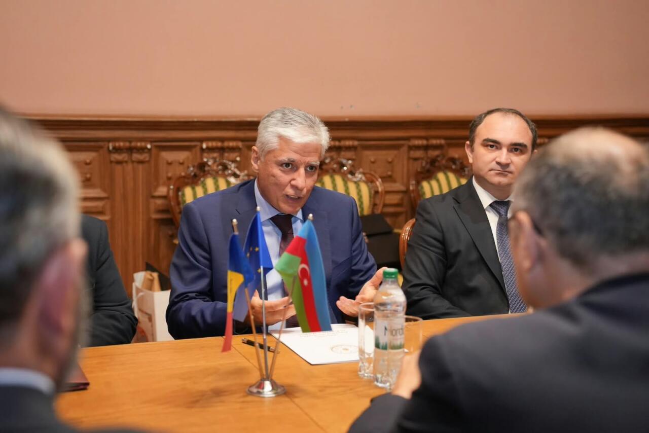 Азербайджанский и молдавский театры подписали меморандум