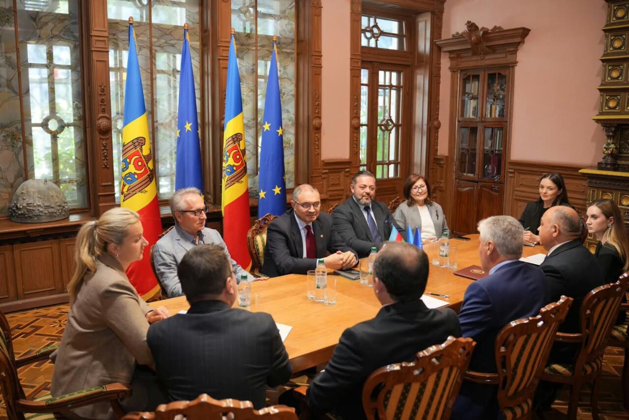 Азербайджанский и молдавский театры подписали меморандум