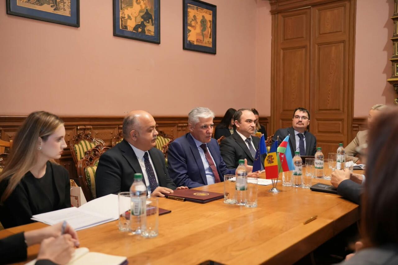 Азербайджанский и молдавский театры подписали меморандум