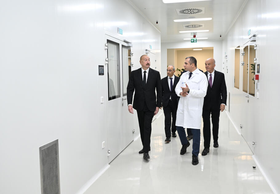 Президент Ильхам Алиев принял участие в открытии предприятия по производству лекарственных препаратов в Пираллахинском промышленном парке