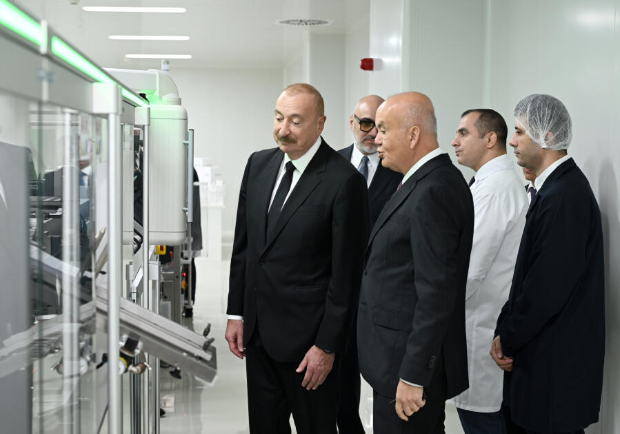 Президент Ильхам Алиев принял участие в открытии предприятия по производству лекарственных препаратов в Пираллахинском промышленном парке