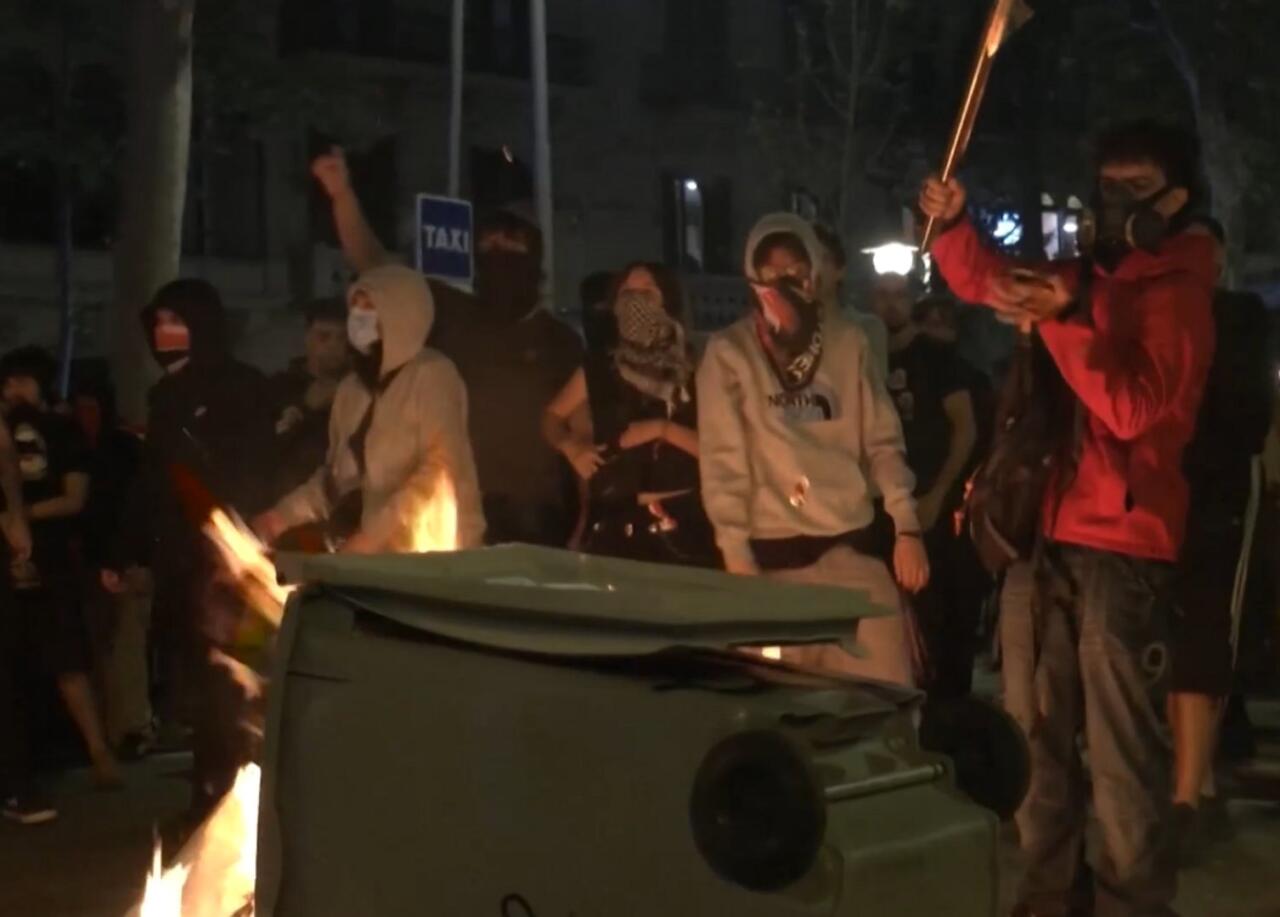 Barselonanı iğtişaşlar bürüdü
