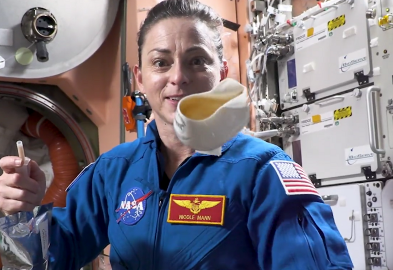 NASA придумало кружку, из которой можно пить прямо в невесомости