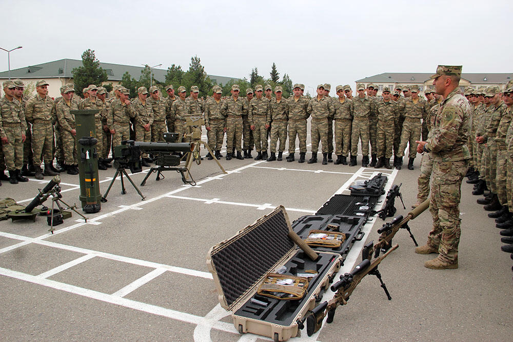 В Азербайджане начались учебные сборы с военнообязанными