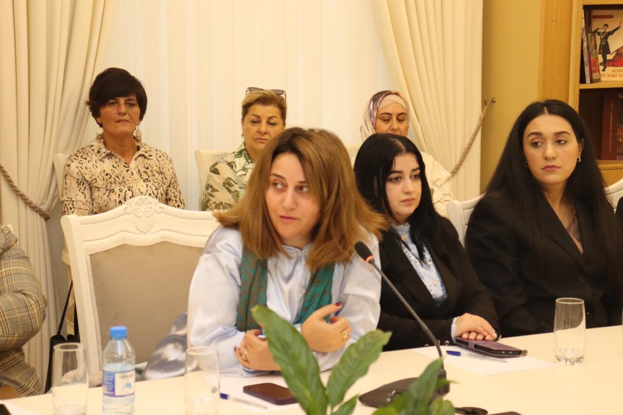 MEMİM провел семинар с Сабиром Рустамханлы в рамках проекта "Язык – основа нашей национальной и культурной идентичности"