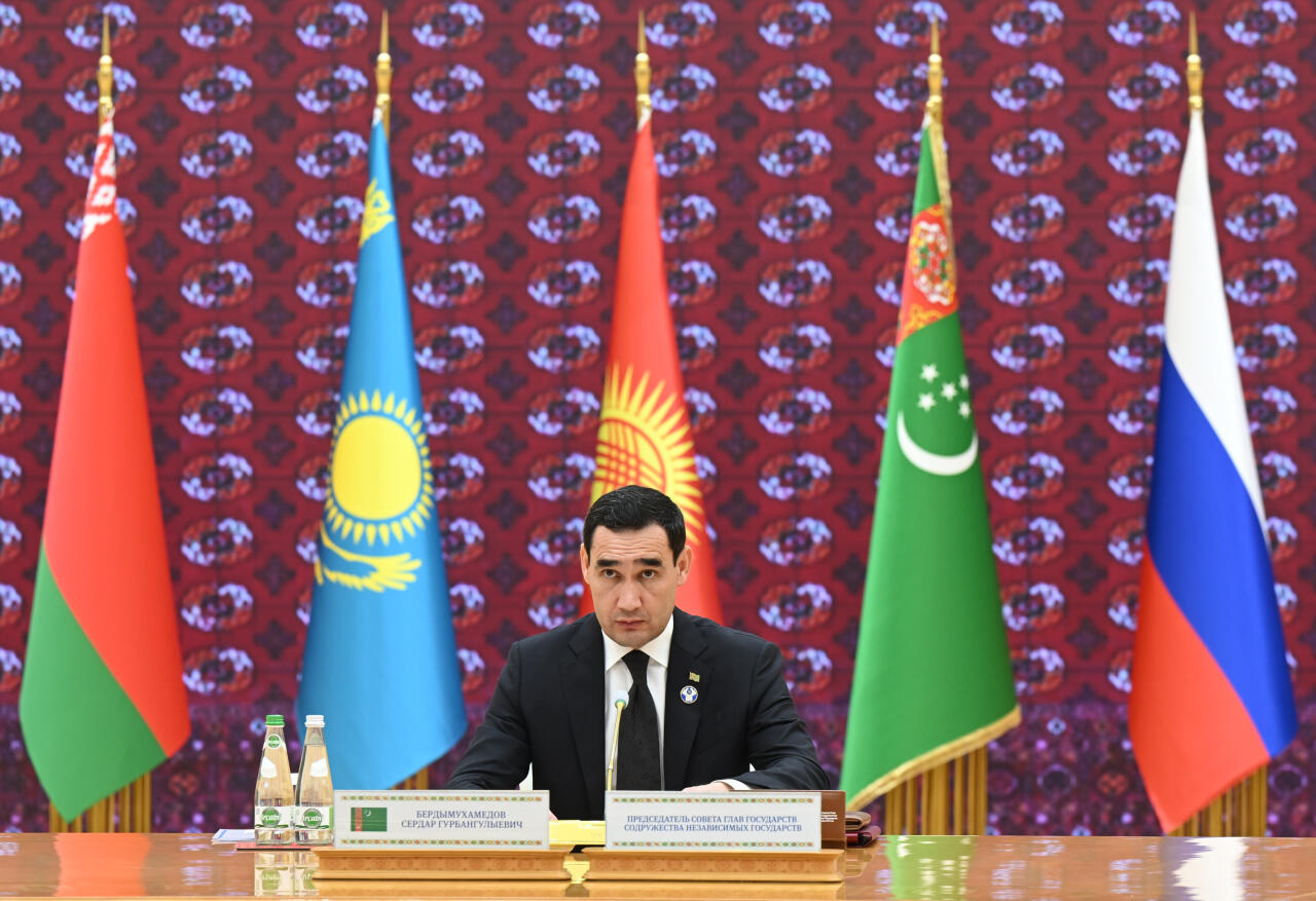 Prezident İlham Əliyev Türkmənbaşı şəhərində MDB Dövlət Başçıları Şurasının məhdud tərkibdə iclasında iştirak edir