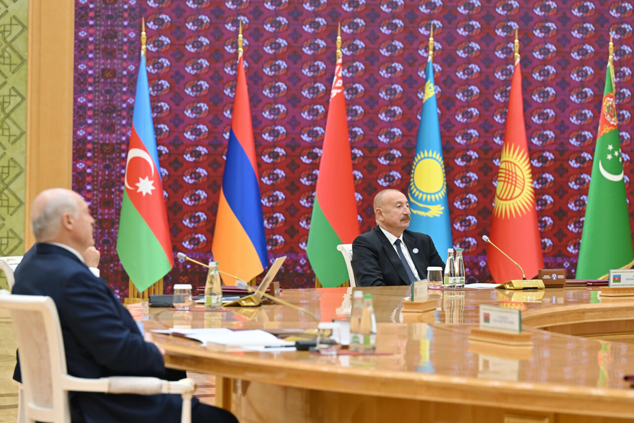 Prezident İlham Əliyev Türkmənbaşı şəhərində MDB Dövlət Başçıları Şurasının məhdud tərkibdə iclasında iştirak edir