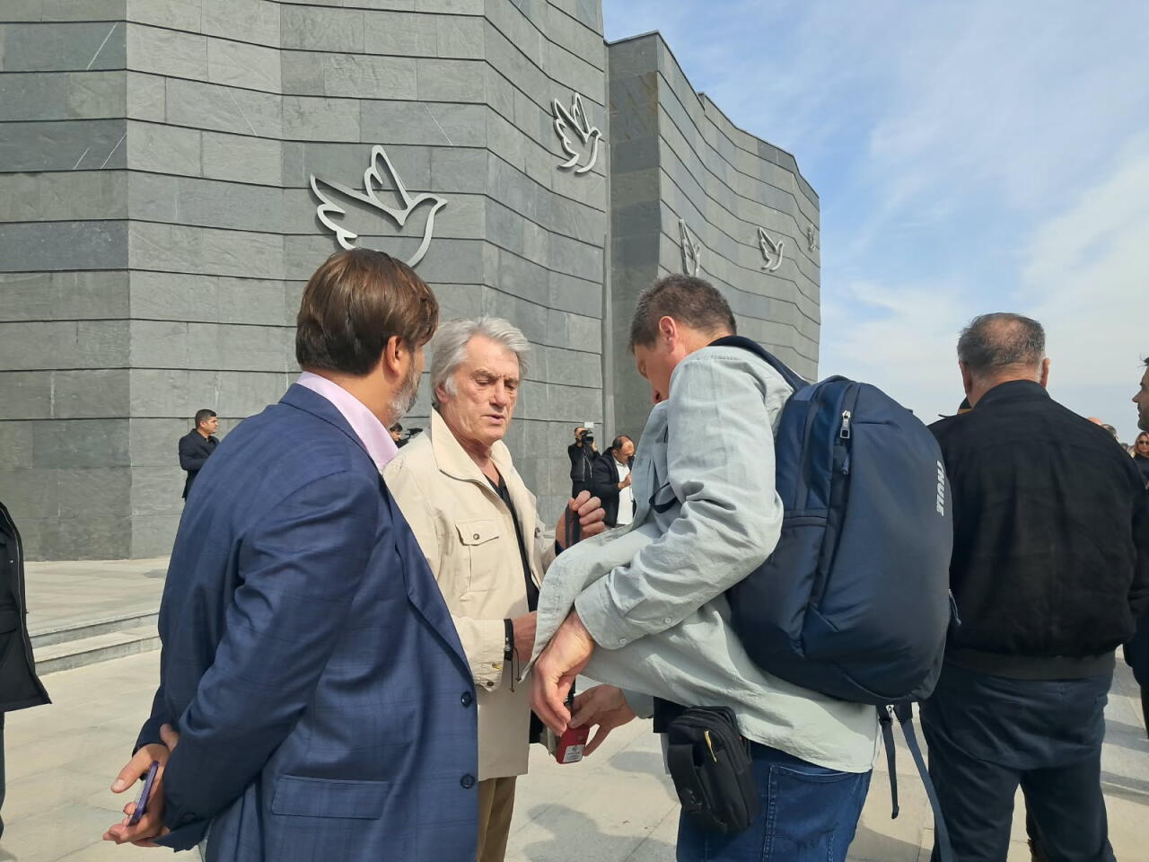 Участники международной конференции посетили Мемориал геноцида в Ходжалы