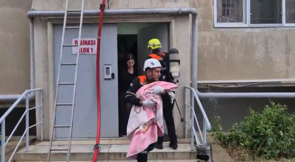 Ceyranbatanda yaşayış binasında baş vermiş yanğın söndürülüb