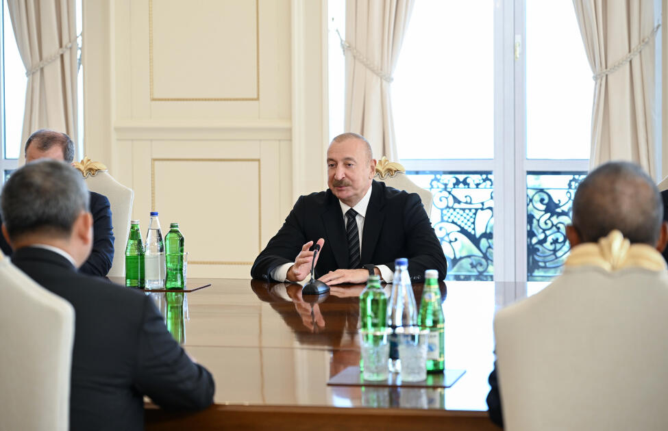 Состоялась встреча Президента Ильхама Алиева с Премьер-министром Камбоджи в расширенном составе