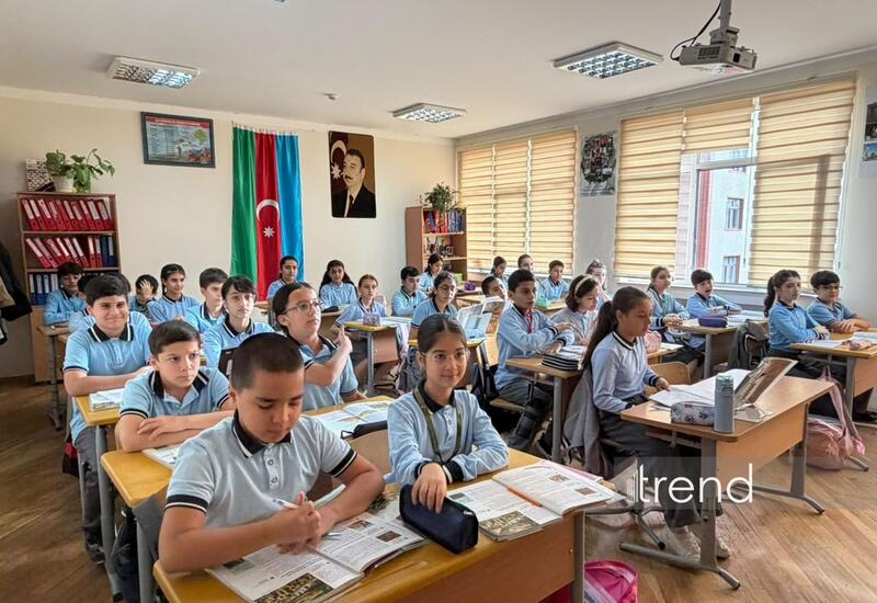 Vahid geyim forması məktəblərdə uğurla tətbiq olunur - 247 nömrəli məktəbdən