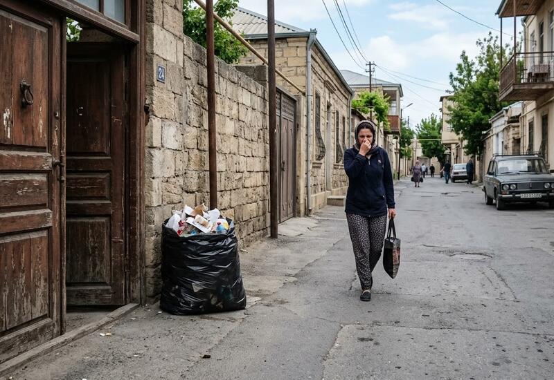 Zibil paketini qapının ağzına qoyanlar