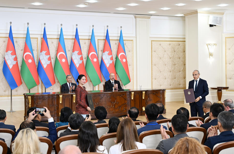 Состоялся обмен азербайджано-камбоджийскими документами