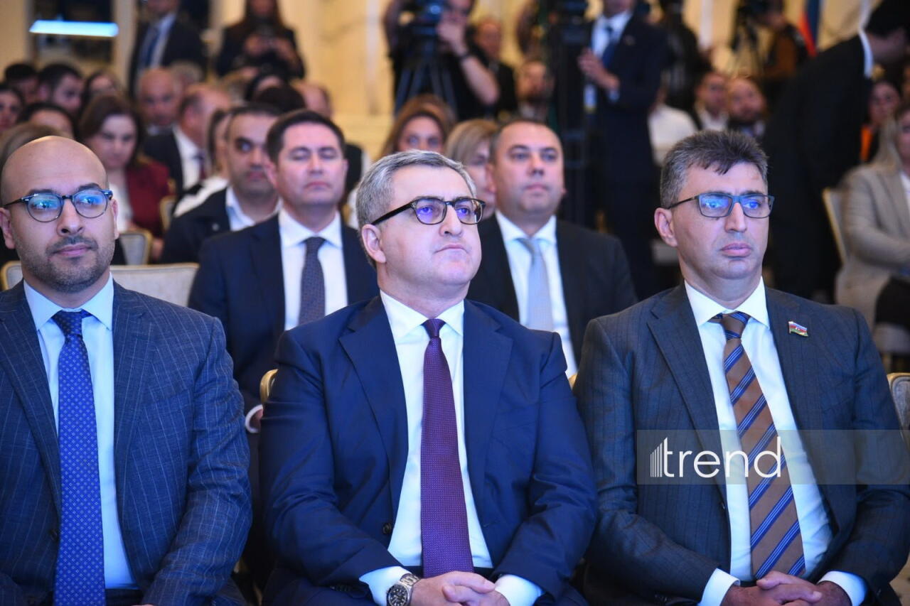 В Баку проходит азербайджано-камбоджийский бизнес-форум