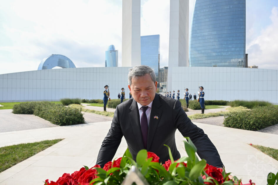 Премьер-министр Камбоджи посетил Парк Победы