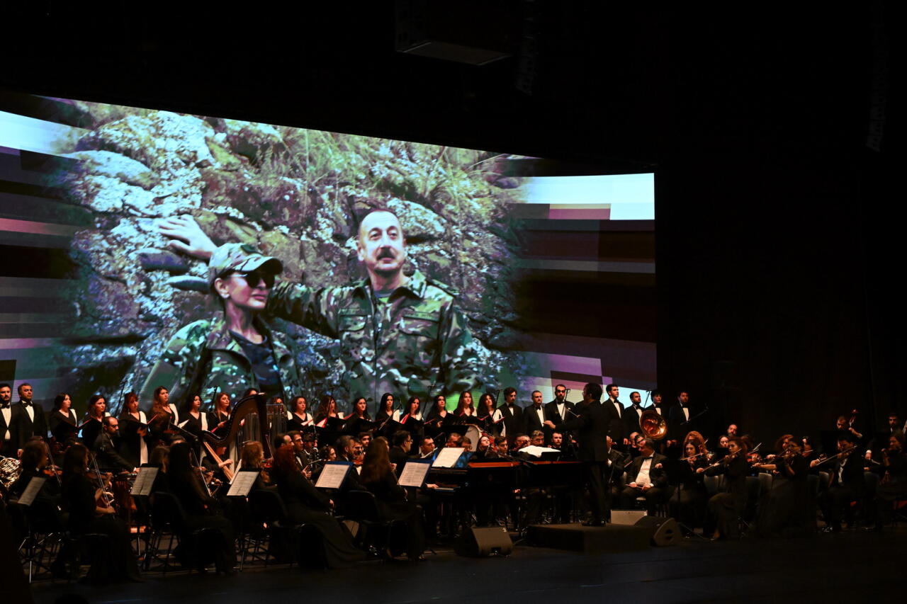 В Центре Гейдара Алиева состоялась премьера масштабного исторического художественного фильма "44"