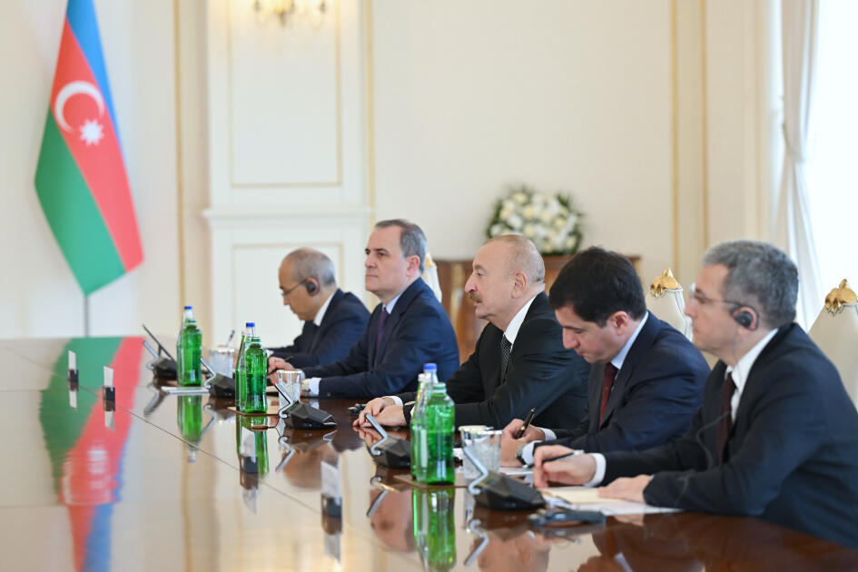 Состоялась встреча Президента Ильхама Алиева с Президентом Лаоса в расширенном составе