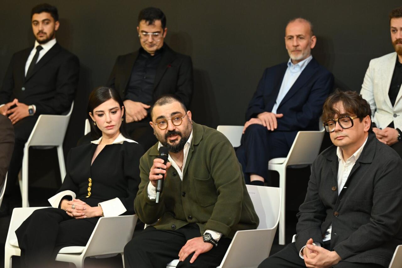 "44" bədi filminin yaradıcı heyətinin brifinqi keçirilib