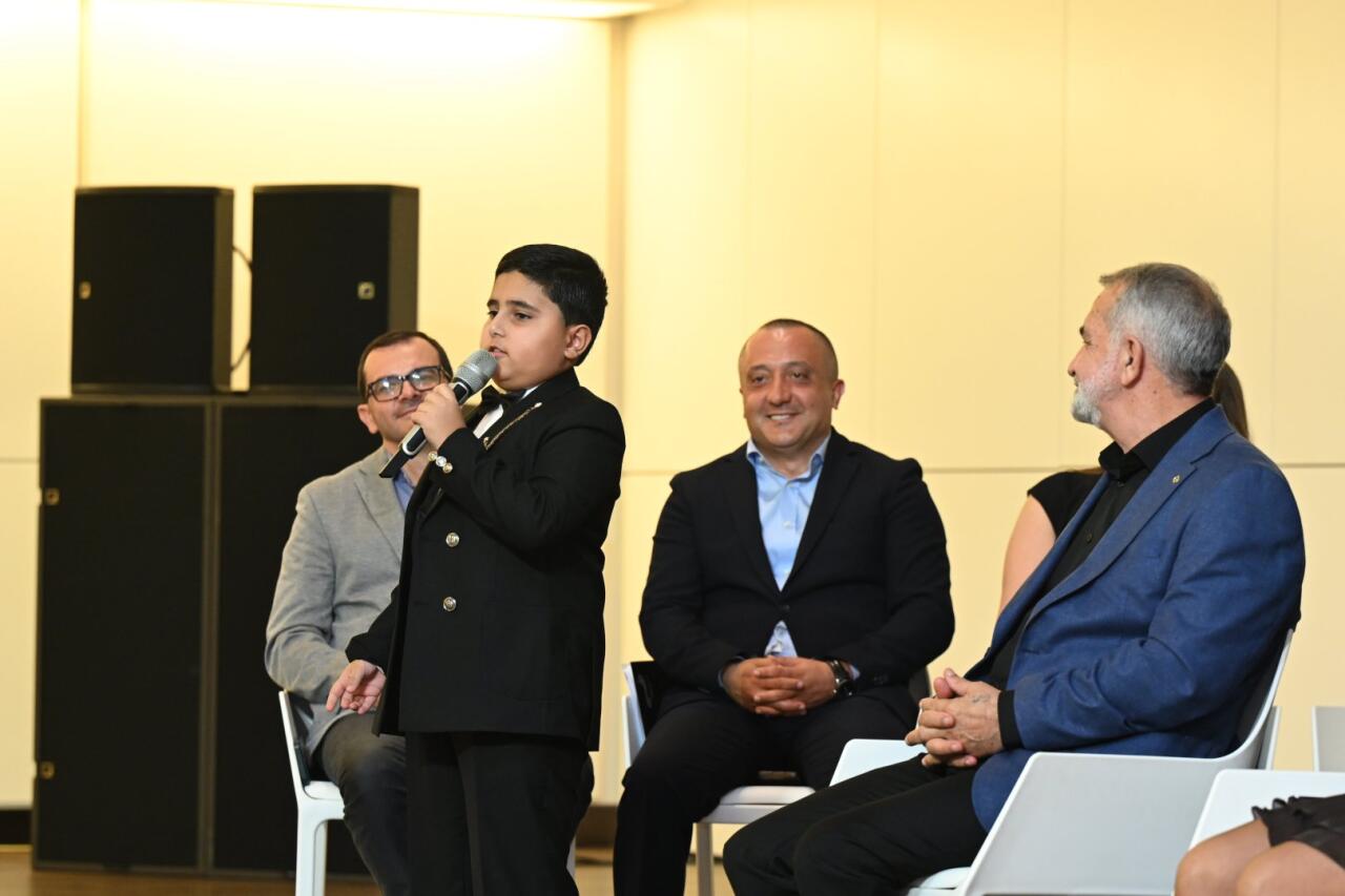 "44" bədi filminin yaradıcı heyətinin brifinqi keçirilib