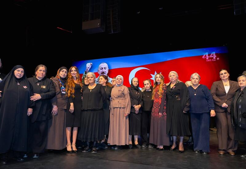 Алена Алиева поделилась кадрами с премьеры фильма «44»