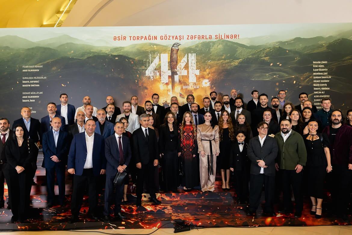 Алена Алиева поделилась кадрами с премьеры фильма «44»
