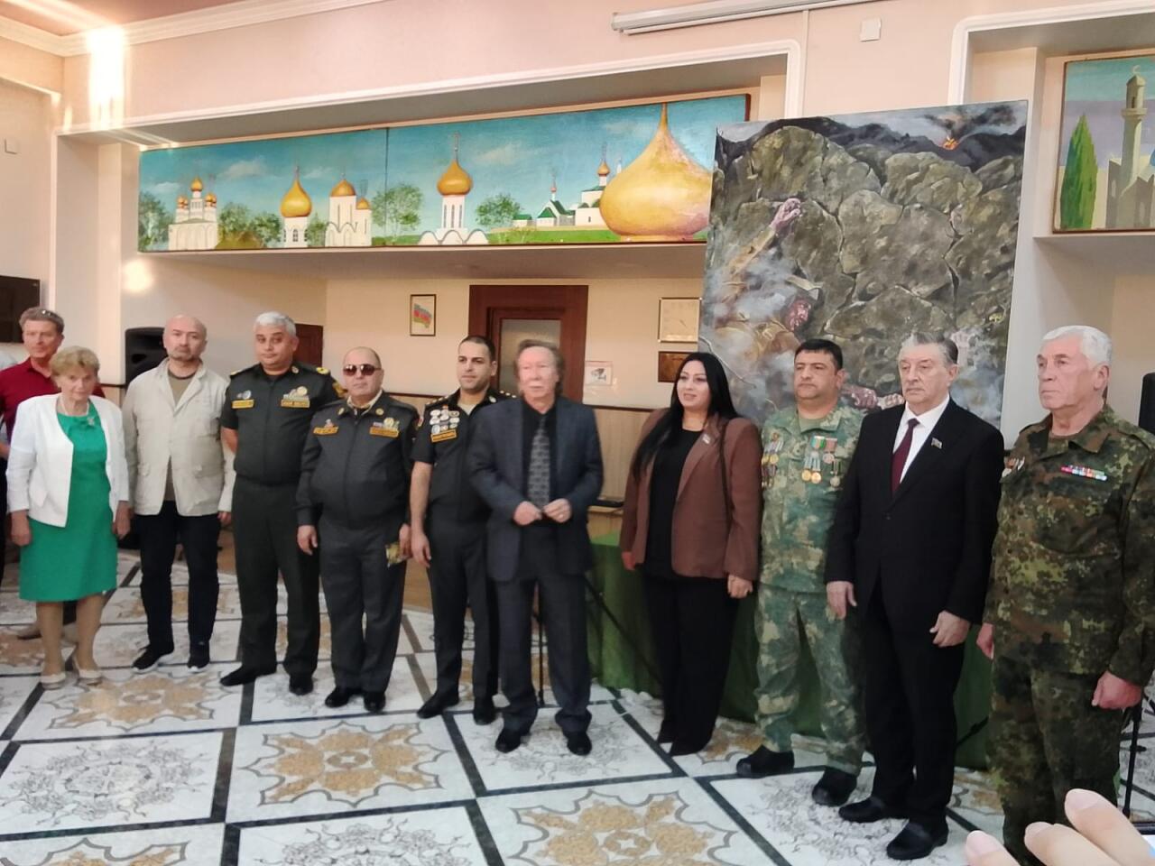 Борис Щетинкин представил картину "Мы идем, Шуша!", написанную со слов героев Карабахской войны