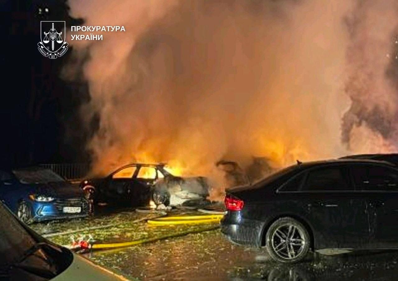 В Киеве дрон ударил по 25-этажному жилому дому, есть погибшие и раненые