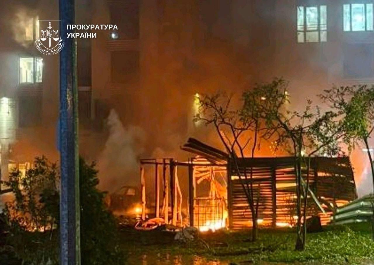 В Киеве дрон ударил по 25-этажному жилому дому, есть погибшие и раненые
