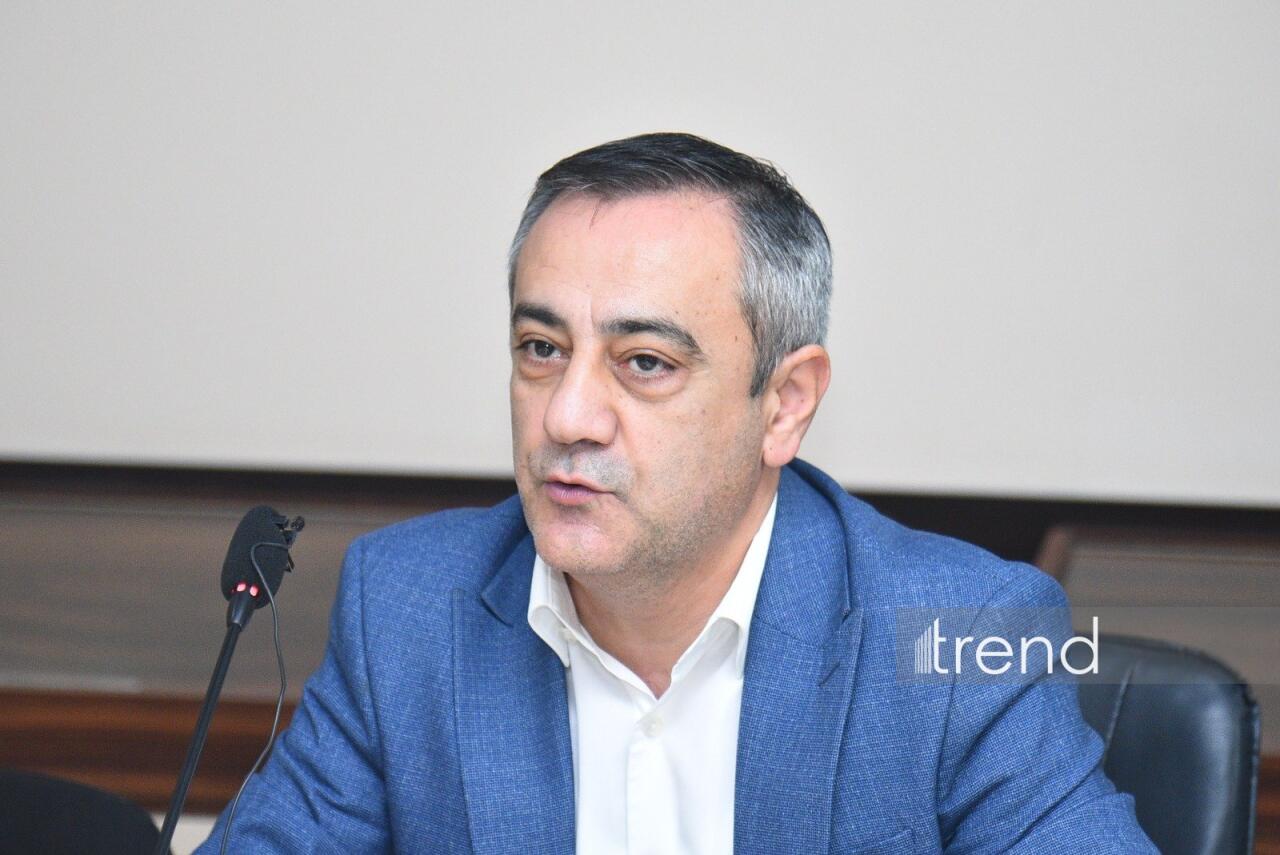 “Zərərli xarici təsirlərə və saxta xəbərlərə qarşı sayıqlığın artırılmasına dəstək” layihəsi çərçivəsində Dillər Universitetinin tələbələri ilə görüş keçirilib