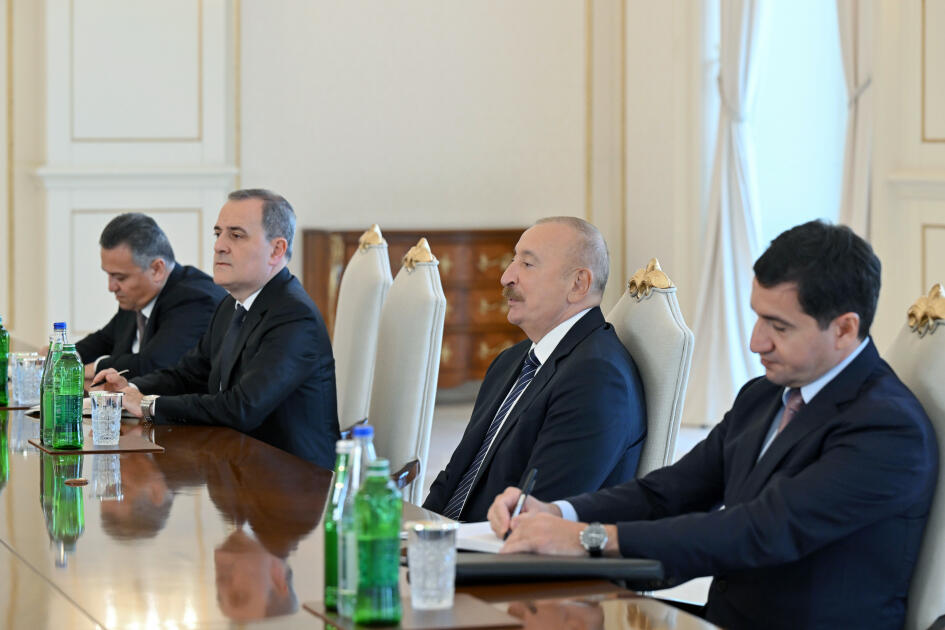 Prezident İlham Əliyev Bəhreynin xarici işlər nazirini qəbul edib