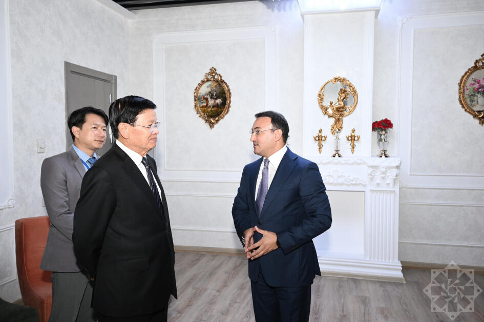 Президент Лаоса ознакомился с деятельностью Центра ASAN xidmət