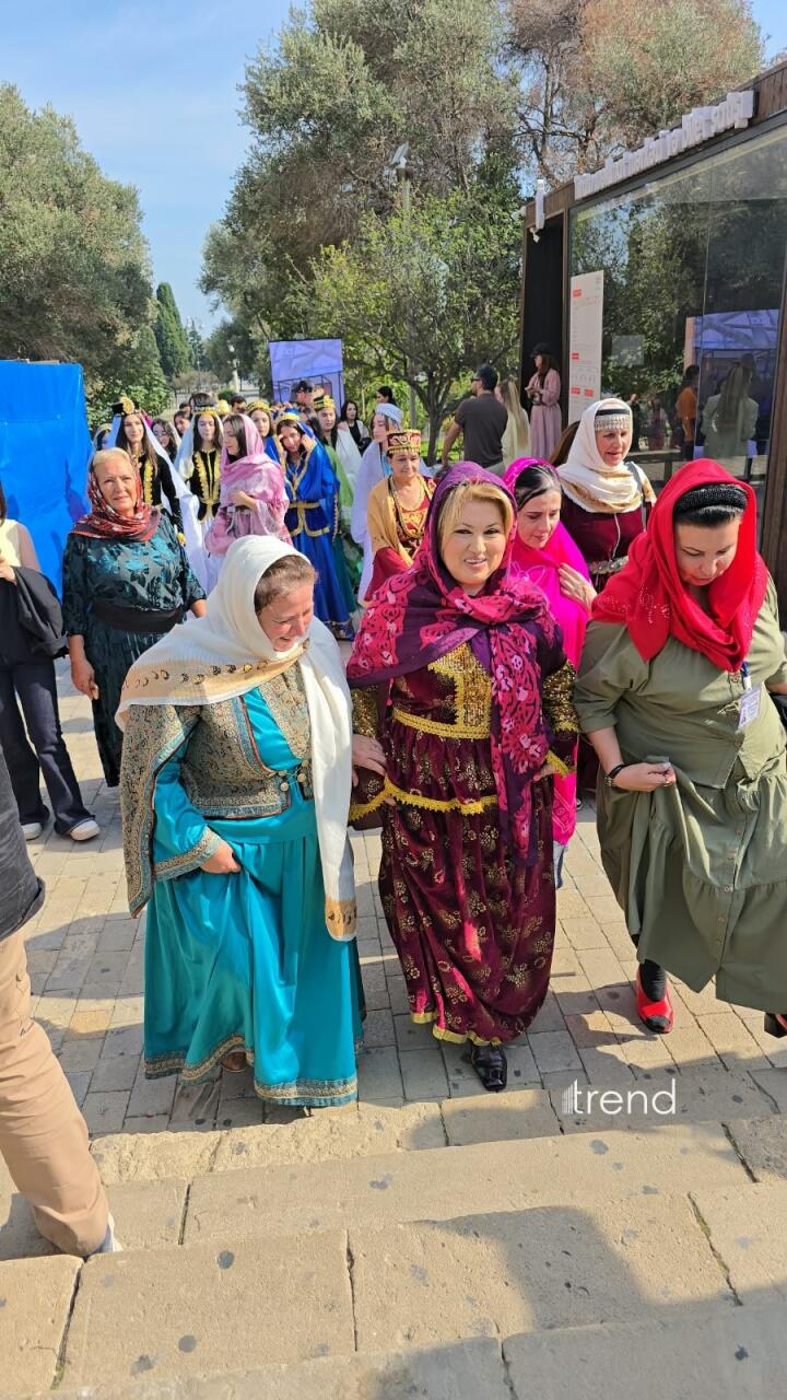 В Ичеришехер стартовало красочное шествие "Кялагаи"