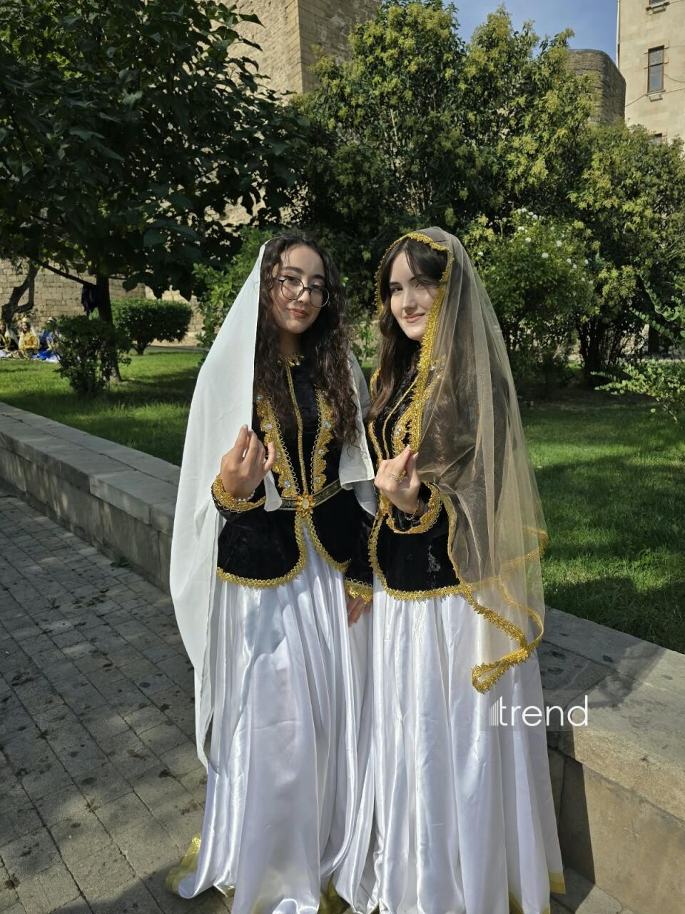 В Ичеришехер стартовало красочное шествие "Кялагаи"