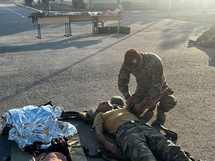 В Азербайджане продолжаются учебные сборы с военнообязанными