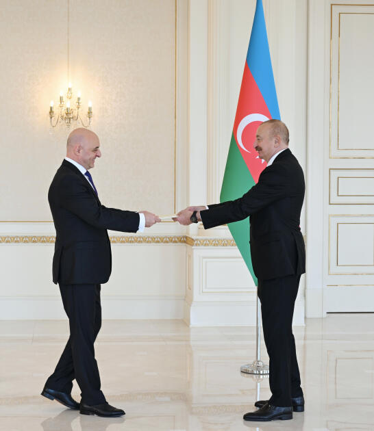 Президент Ильхам Алиев принял верительные грамоты новоназначенного посла Грузии