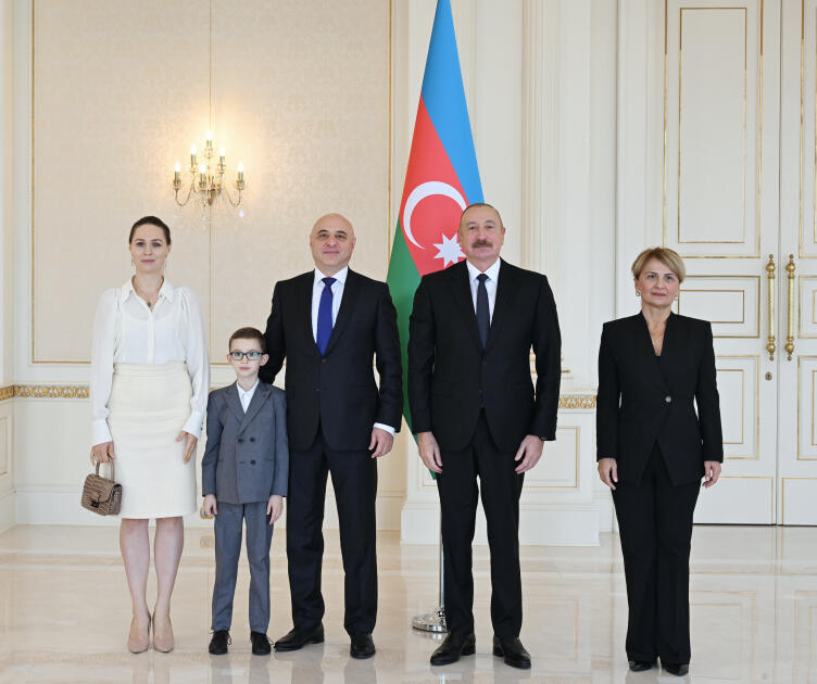 Президент Ильхам Алиев принял верительные грамоты новоназначенного посла Грузии