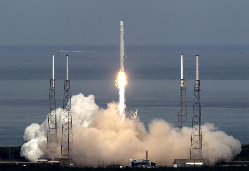 SpaceX отправила на орбиту группу американских военных спутников