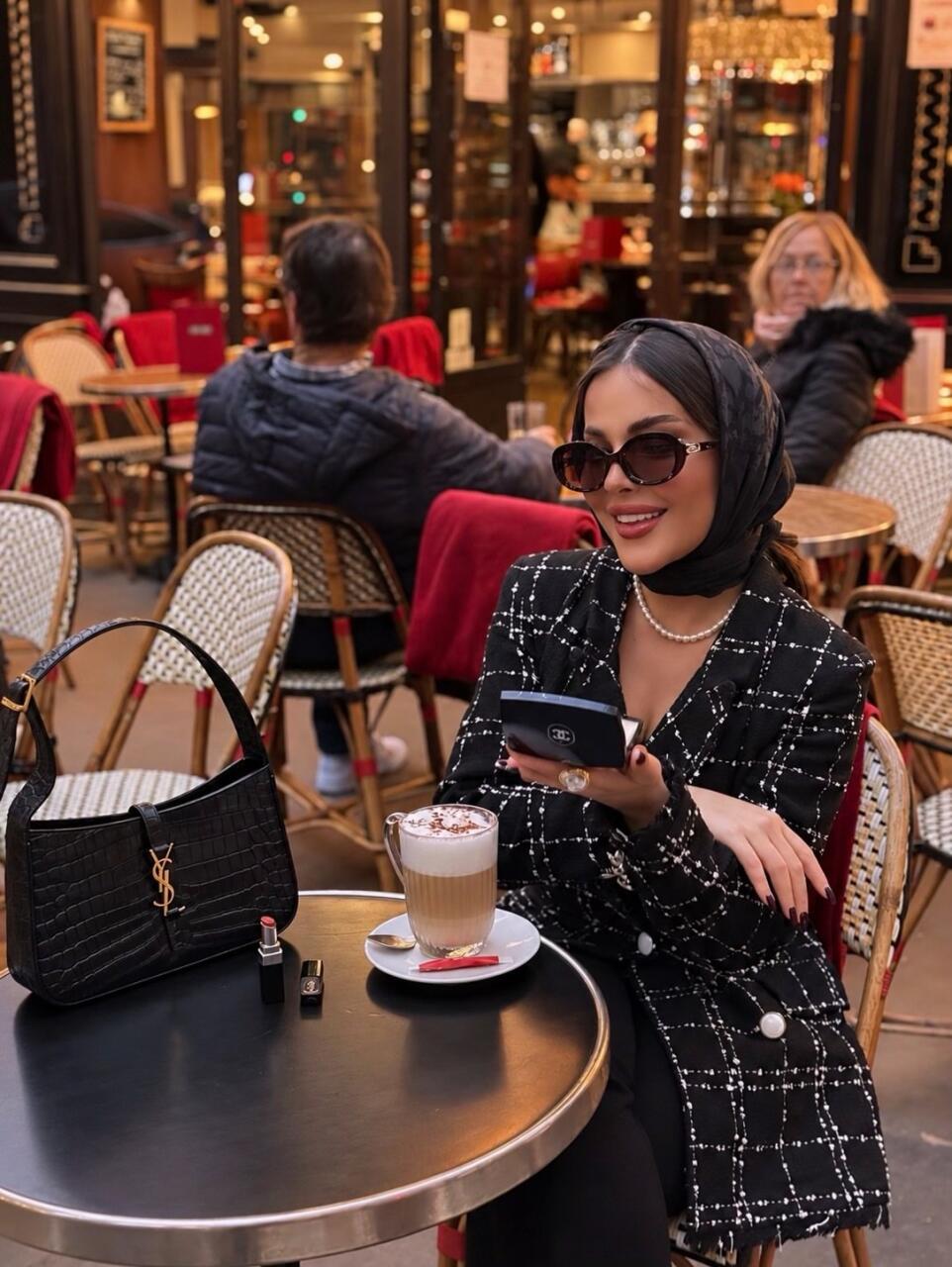 Атмосфера Парижа в новом посте by_aitanfarzaliyeva