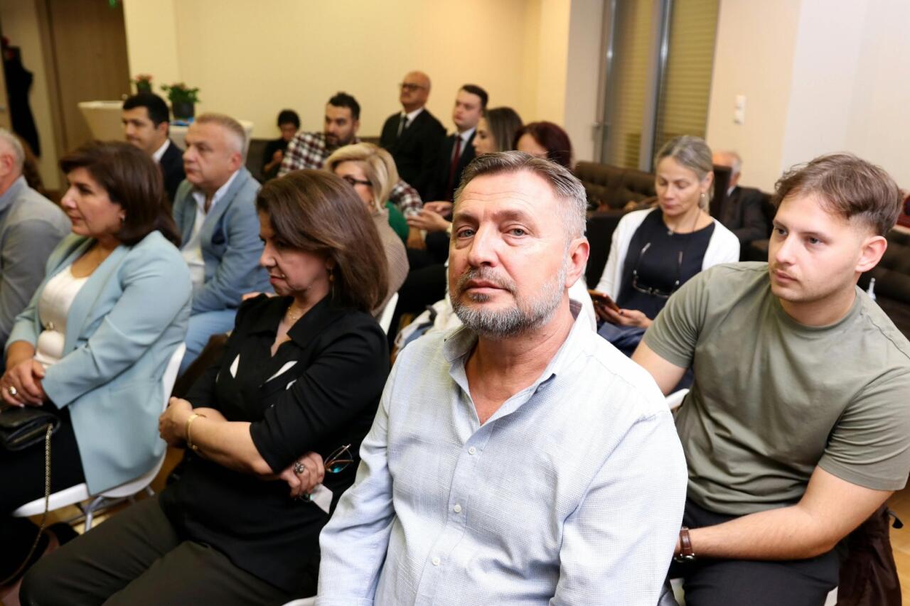 Фуад Мурадов встретился с азербайджанской общиной в Греции