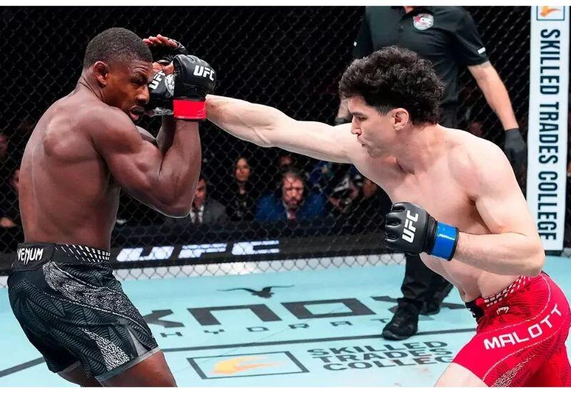 Жесткий нокаут в главном бою UFC
