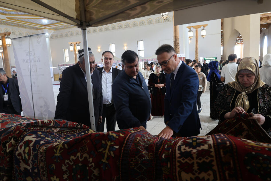 Азербайджанское ковровое искусство представлено на фестивале в Хиве