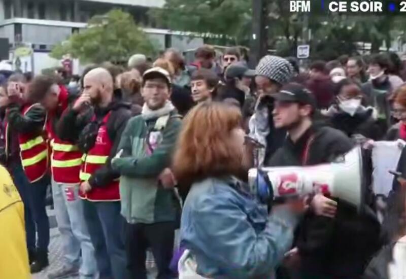 В Париже проходит демонстрация на фоне запрета на протесты