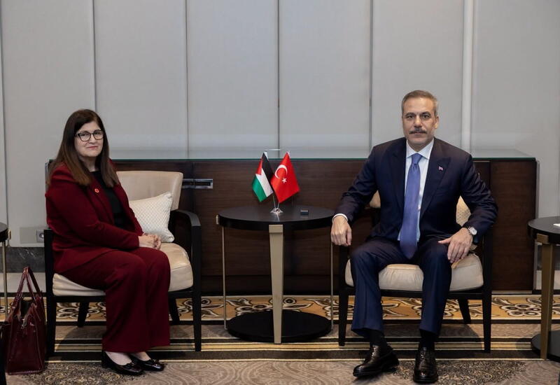 Hakan Fidan erməni əsilli nazirlə görüşdü