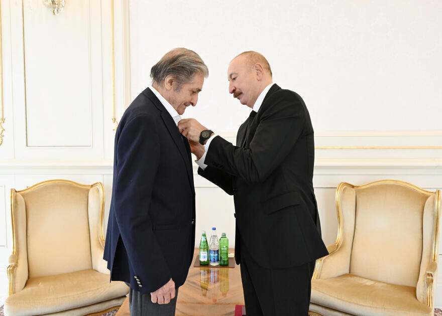 Prezident İlham Əliyev Fərhad Xəlilova “İstiqlal” ordenini təqdim edib