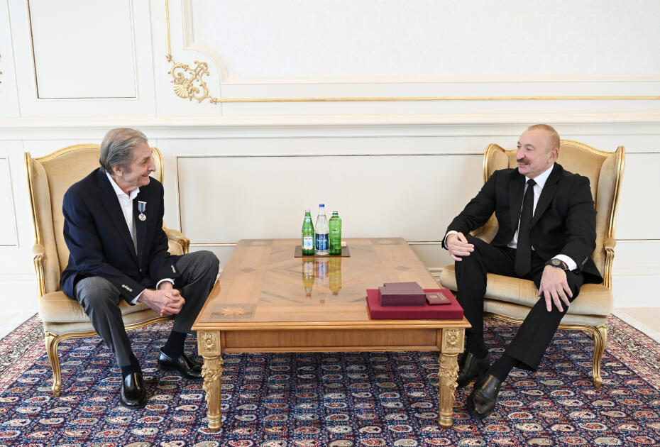 Prezident İlham Əliyev Fərhad Xəlilova “İstiqlal” ordenini təqdim edib