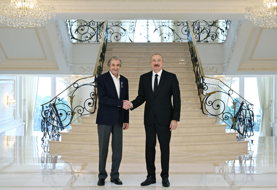 Prezident İlham Əliyev Fərhad Xəlilova “İstiqlal” ordenini təqdim edib