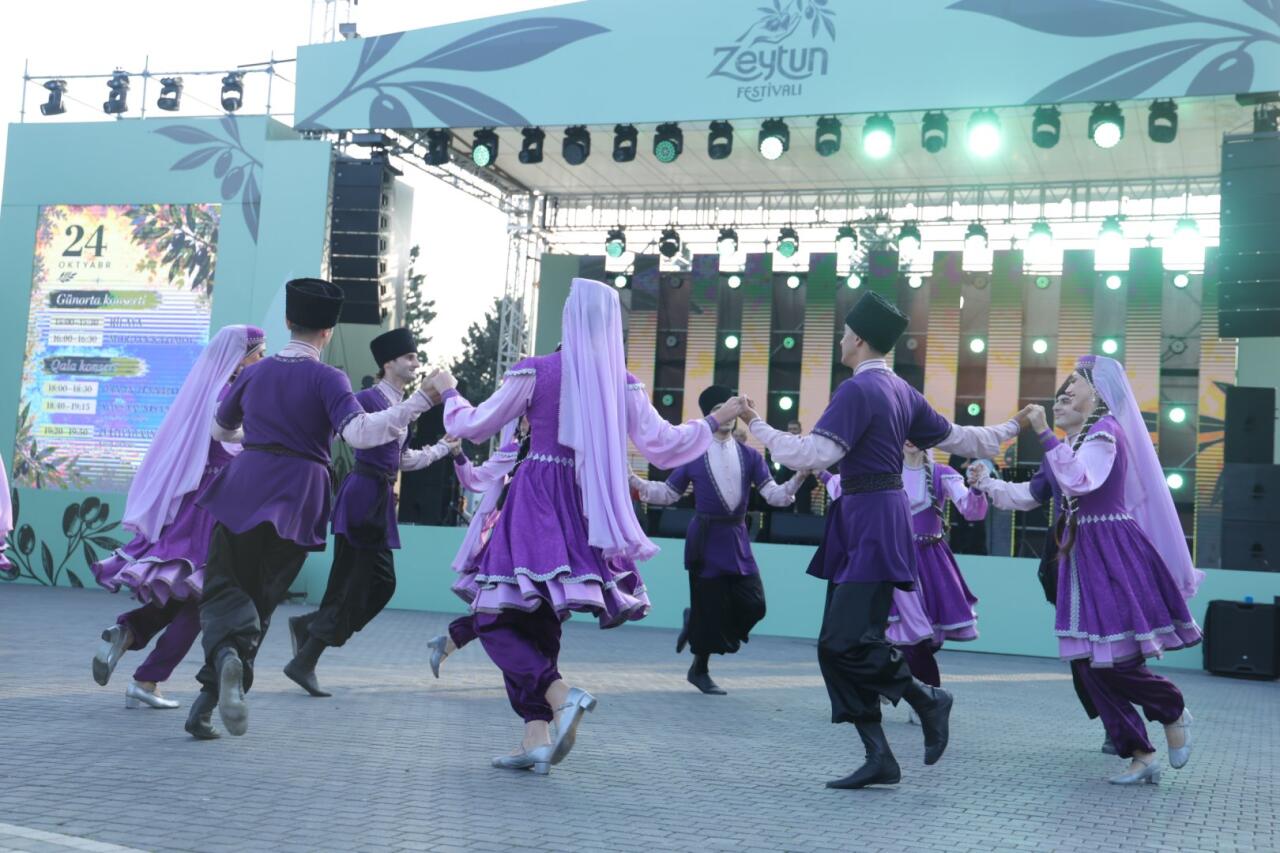 Zeytunla başlayan, musiqi ilə davam edən gün