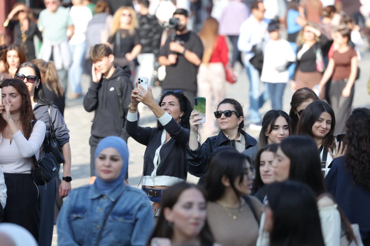 Zeytunla başlayan, musiqi ilə davam edən gün